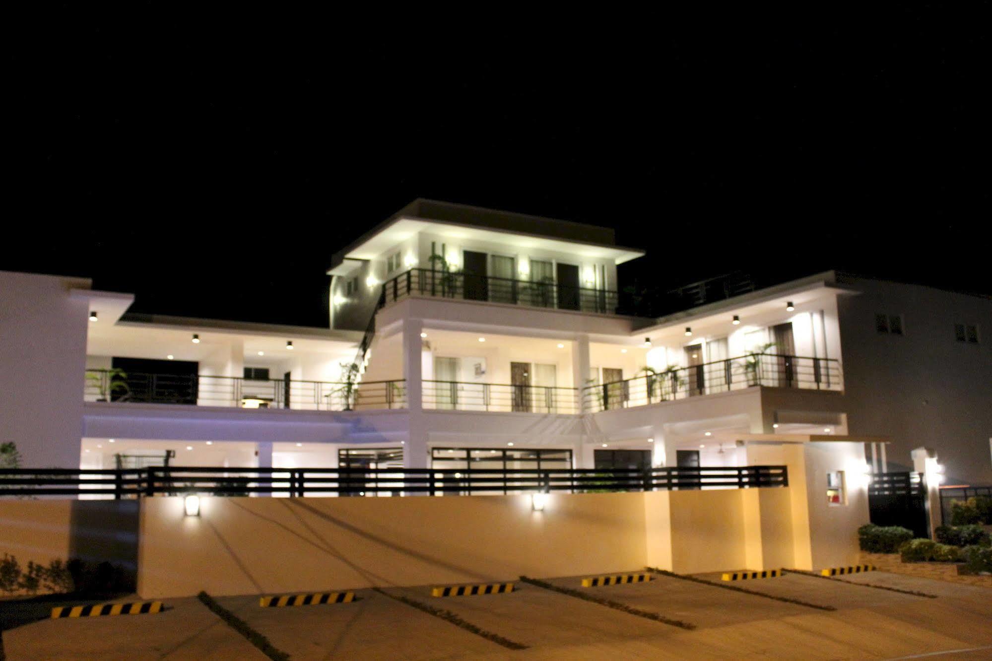 Be-Ing Suites Davao Exterior foto
