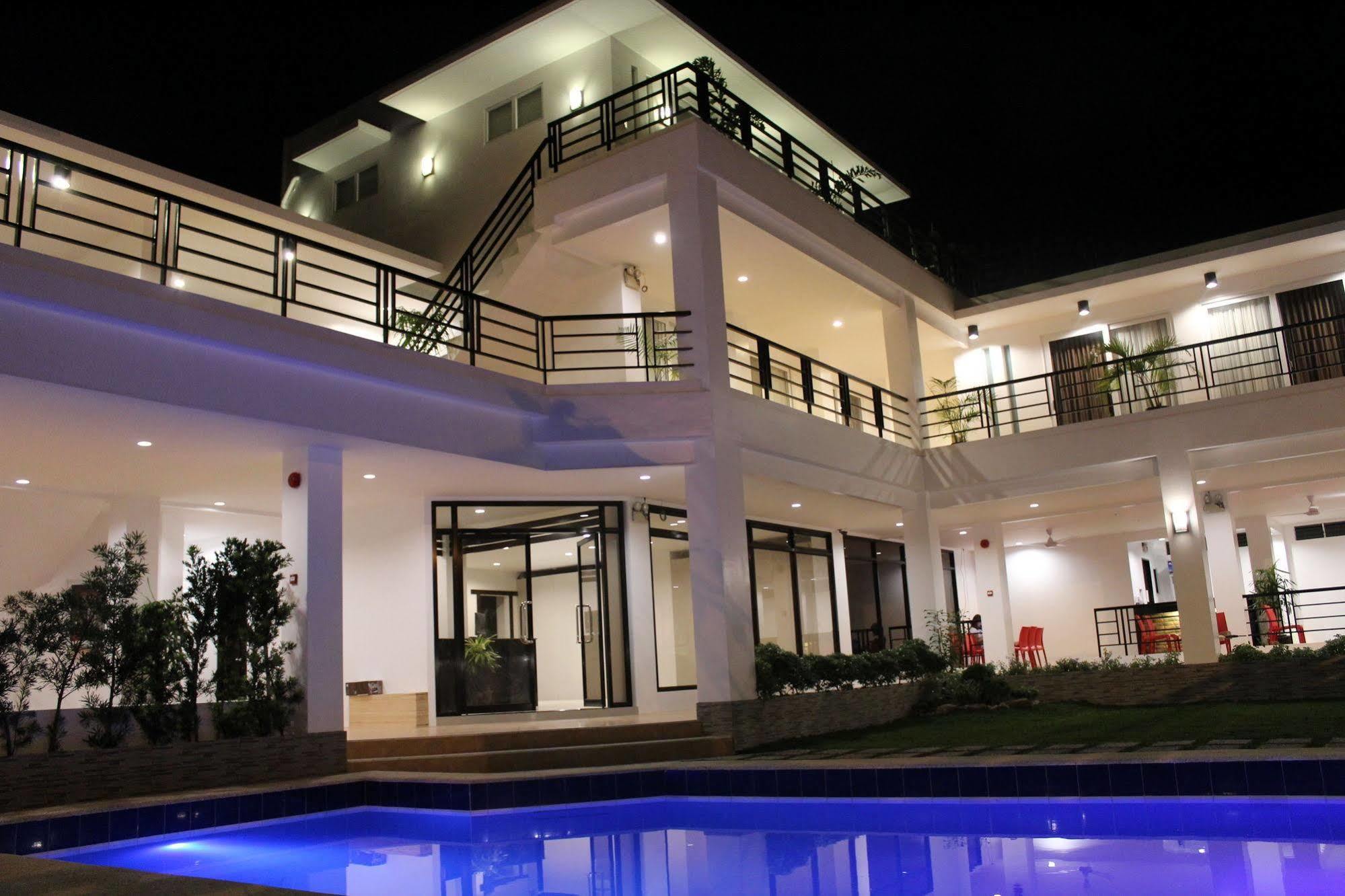 Be-Ing Suites Davao Exterior foto