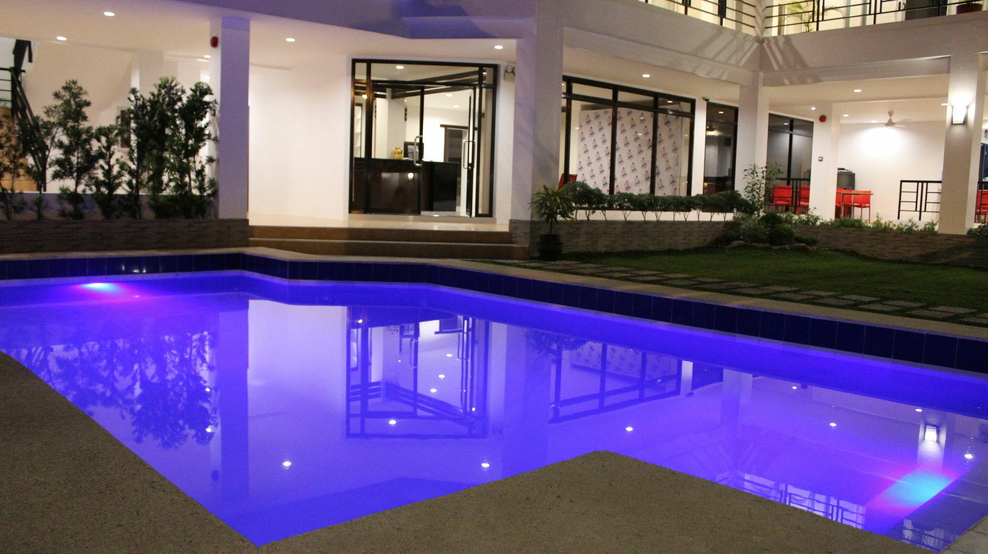 Be-Ing Suites Davao Exterior foto